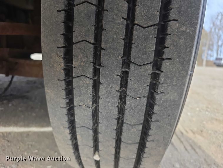 image for item FI0893 2003 Ford F650 Super Duty dump truck