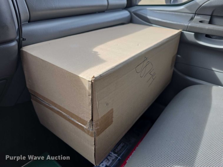 image for item FI0893 2003 Ford F650 Super Duty dump truck