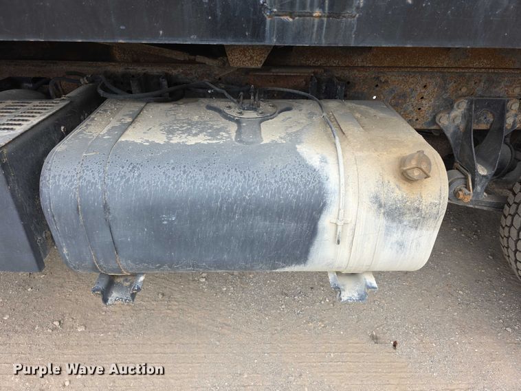 image for item FI0894 2001 Chevrolet T7500 dump flatbed truck