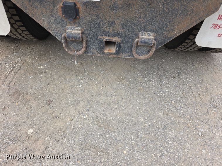 image for item FI0894 2001 Chevrolet T7500 dump flatbed truck