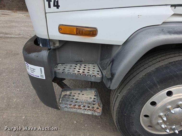 image for item FI0894 2001 Chevrolet T7500 dump flatbed truck