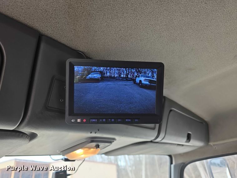 image for item FI0894 2001 Chevrolet T7500 dump flatbed truck