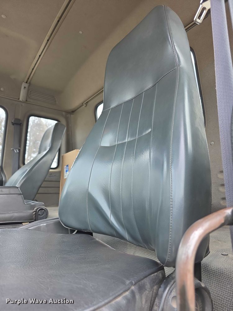 image for item FI0894 2001 Chevrolet T7500 dump flatbed truck