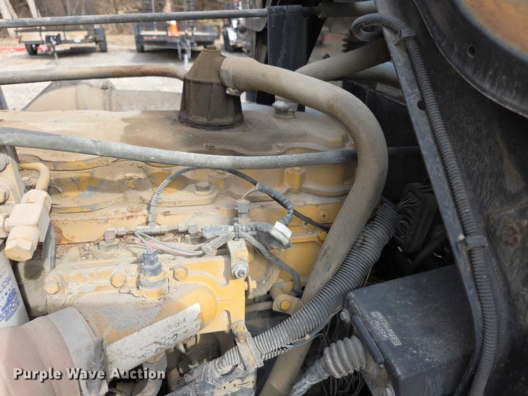 image for item FI0894 2001 Chevrolet T7500 dump flatbed truck