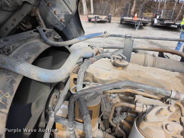 image for item FI0894 2001 Chevrolet T7500 dump flatbed truck