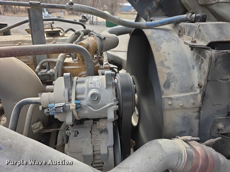 image for item FI0894 2001 Chevrolet T7500 dump flatbed truck