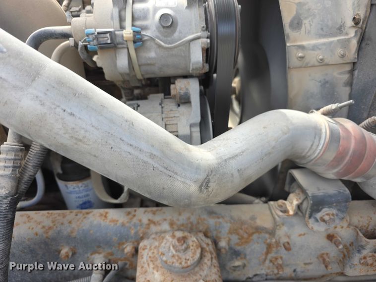 image for item FI0894 2001 Chevrolet T7500 dump flatbed truck