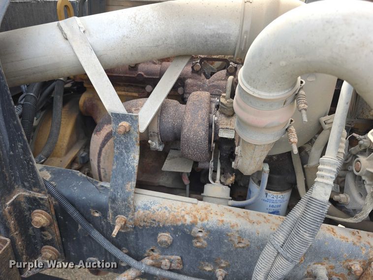 image for item FI0894 2001 Chevrolet T7500 dump flatbed truck