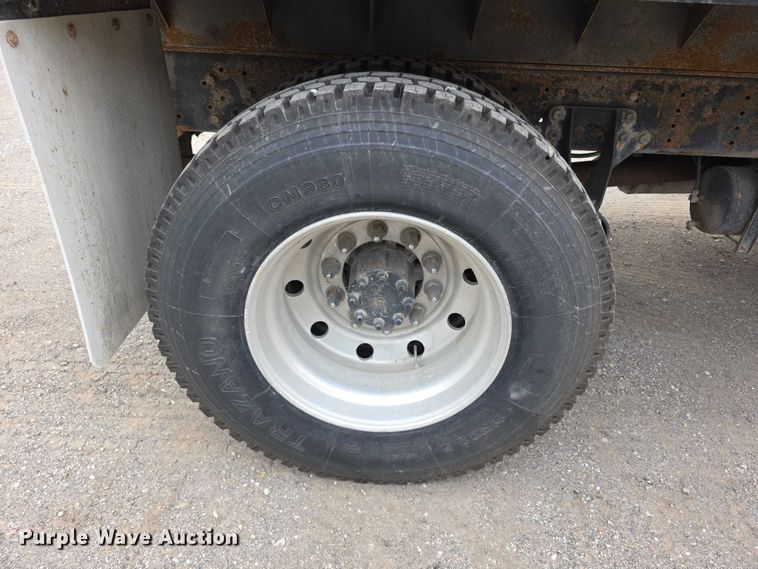 image for item FI0894 2001 Chevrolet T7500 dump flatbed truck