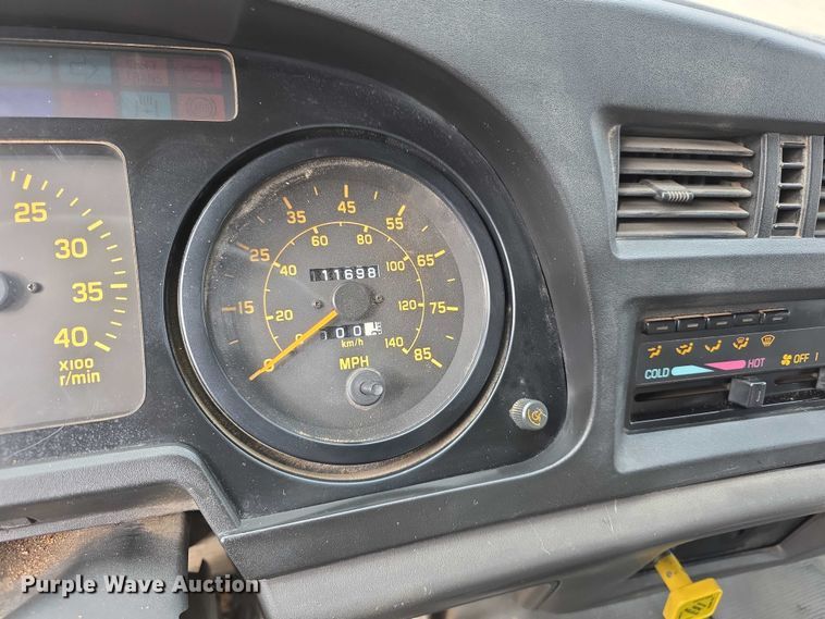 image for item FI0894 2001 Chevrolet T7500 dump flatbed truck