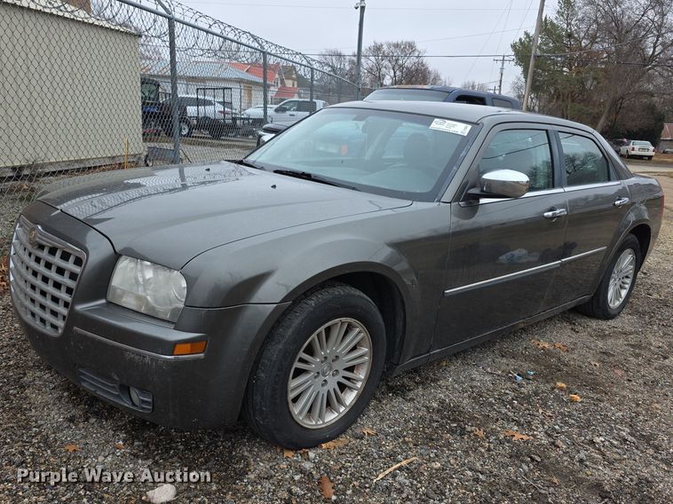 image for item FI0900 2010 Chrysler 300 