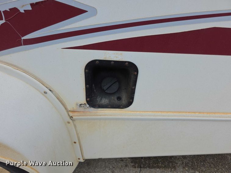 image for item FI0901 2006 Ford E350 super duty  shuttle bus