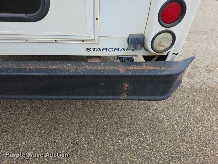 image for item FI0901 2006 Ford E350 super duty  shuttle bus