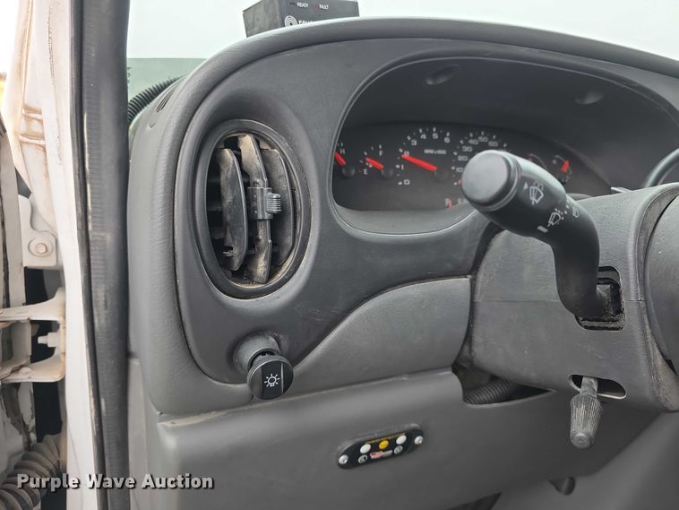 image for item FI0901 2006 Ford E350 super duty  shuttle bus