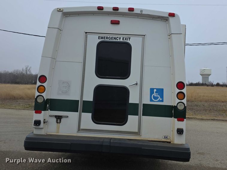 image for item FI0902 2011 Ford E350 Super Duty shuttle bus