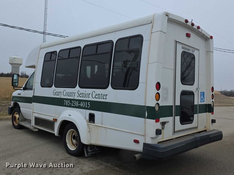 image for item FI0902 2011 Ford E350 Super Duty shuttle bus