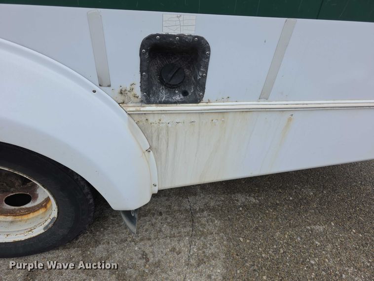 image for item FI0902 2011 Ford E350 Super Duty shuttle bus