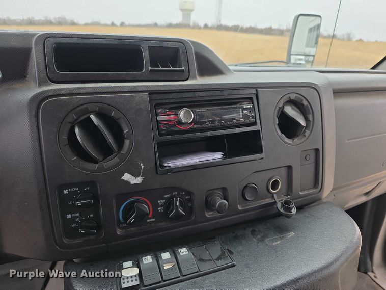 image for item FI0902 2011 Ford E350 Super Duty shuttle bus