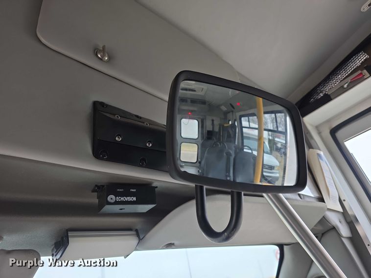 image for item FI0902 2011 Ford E350 Super Duty shuttle bus