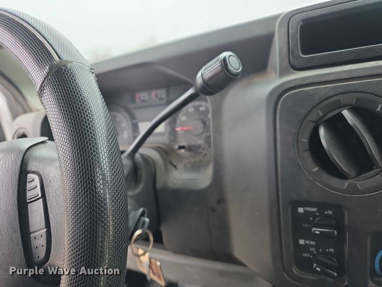 image for item FI0902 2011 Ford E350 Super Duty shuttle bus