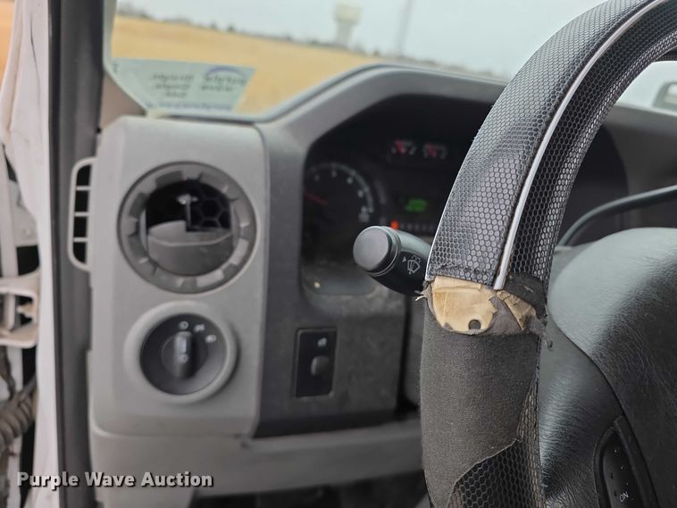 image for item FI0902 2011 Ford E350 Super Duty shuttle bus