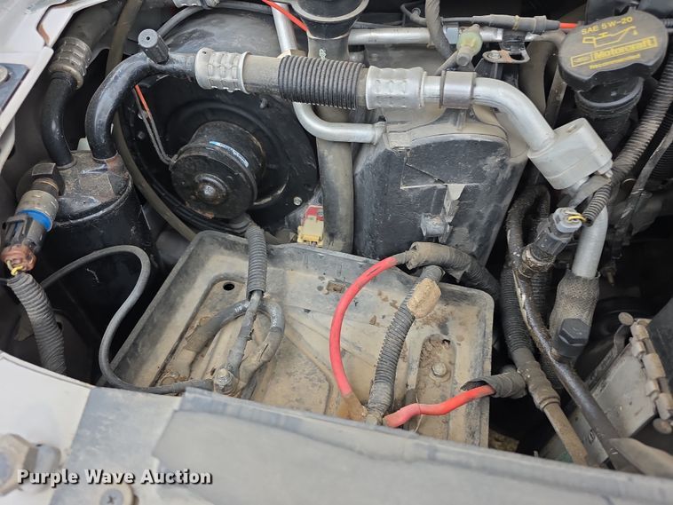 image for item FI0902 2011 Ford E350 Super Duty shuttle bus