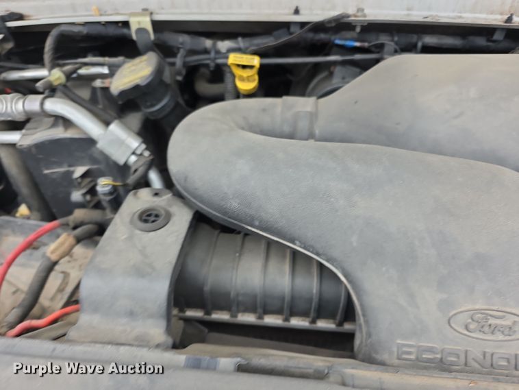 image for item FI0902 2011 Ford E350 Super Duty shuttle bus