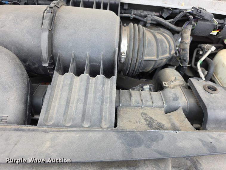 image for item FI0902 2011 Ford E350 Super Duty shuttle bus