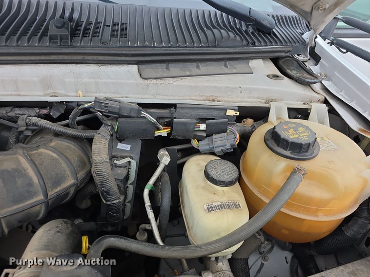 image for item FI0902 2011 Ford E350 Super Duty shuttle bus