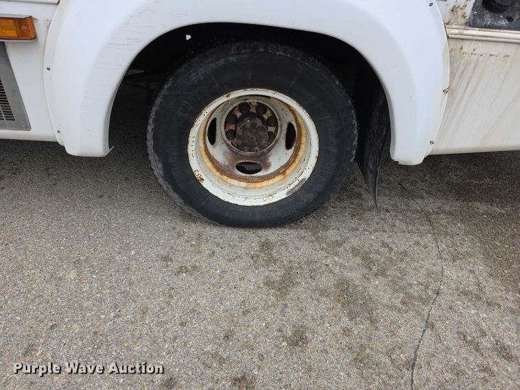 image for item FI0902 2011 Ford E350 Super Duty shuttle bus