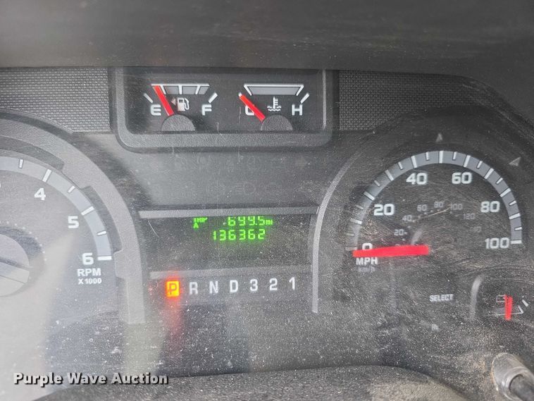 image for item FI0902 2011 Ford E350 Super Duty shuttle bus