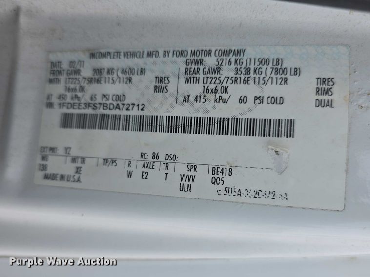 image for item FI0902 2011 Ford E350 Super Duty shuttle bus