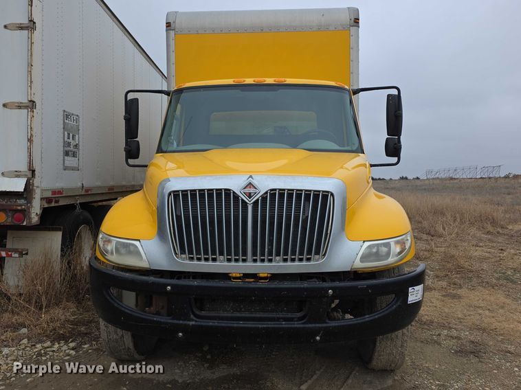 image for item FI0903 2013 International Dura Star 4300 box truck