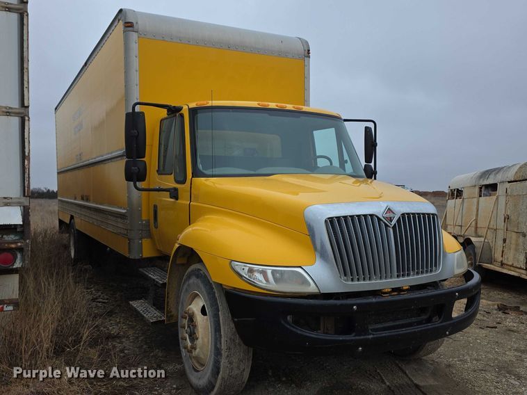image for item FI0903 2013 International Dura Star 4300 box truck