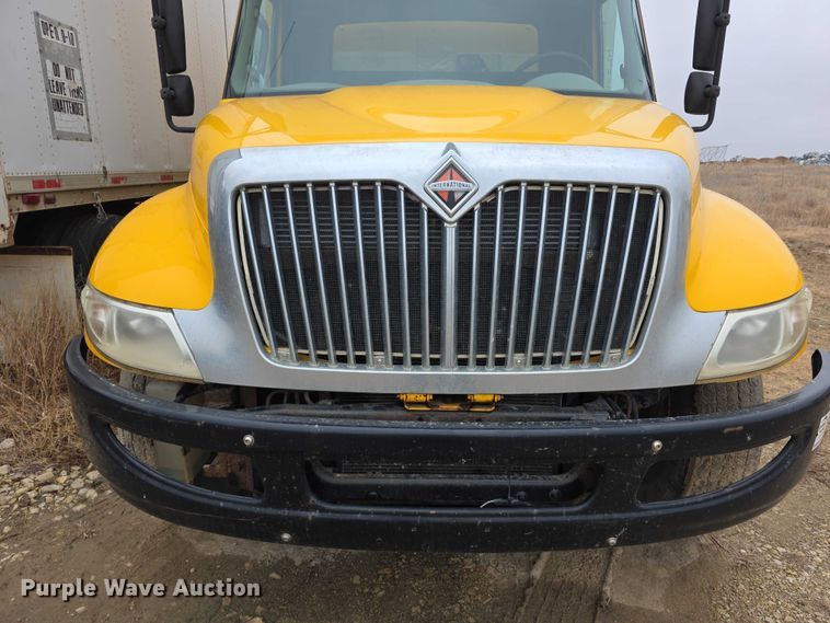 image for item FI0903 2013 International Dura Star 4300 box truck