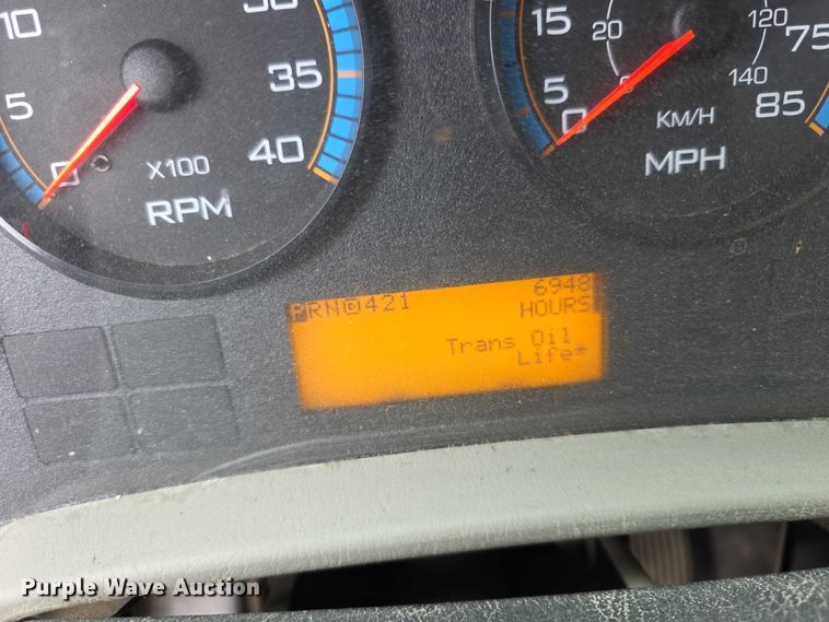 image for item FI0903 2013 International Dura Star 4300 box truck