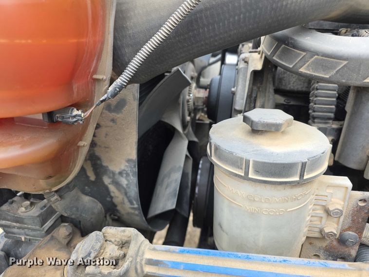 image for item FI0903 2013 International Dura Star 4300 box truck