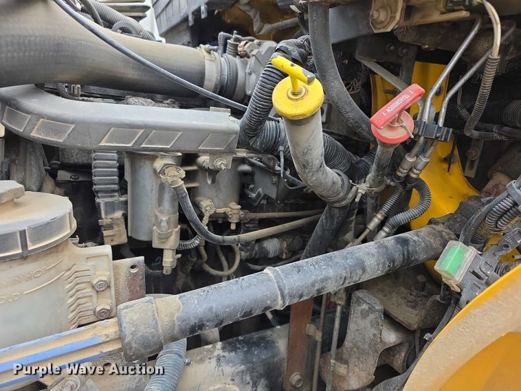 image for item FI0903 2013 International Dura Star 4300 box truck