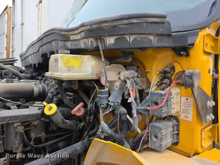 image for item FI0903 2013 International Dura Star 4300 box truck