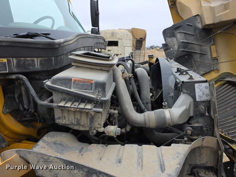 image for item FI0903 2013 International Dura Star 4300 box truck