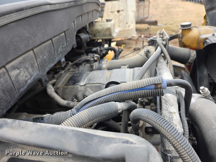 image for item FI0903 2013 International Dura Star 4300 box truck