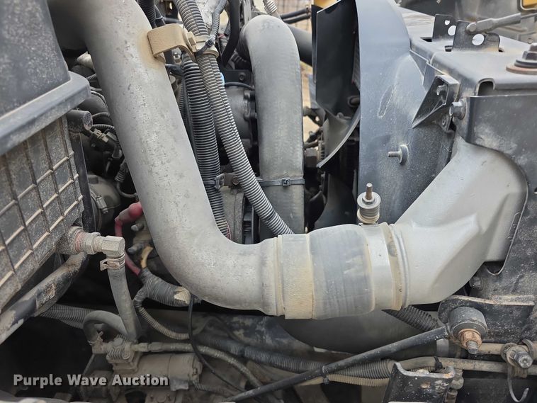 image for item FI0903 2013 International Dura Star 4300 box truck