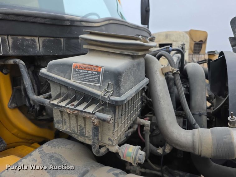 image for item FI0903 2013 International Dura Star 4300 box truck