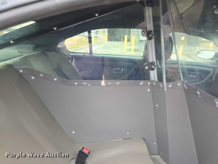 image for item FI0914 2015 Ford Taurus Police interceptor 