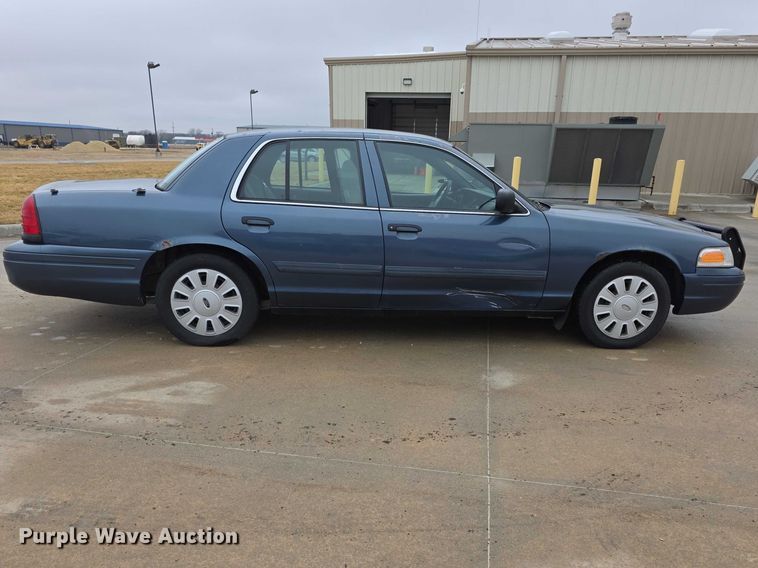 image for item FI0915 2009 Ford Crown Victoria Police Interceptor 