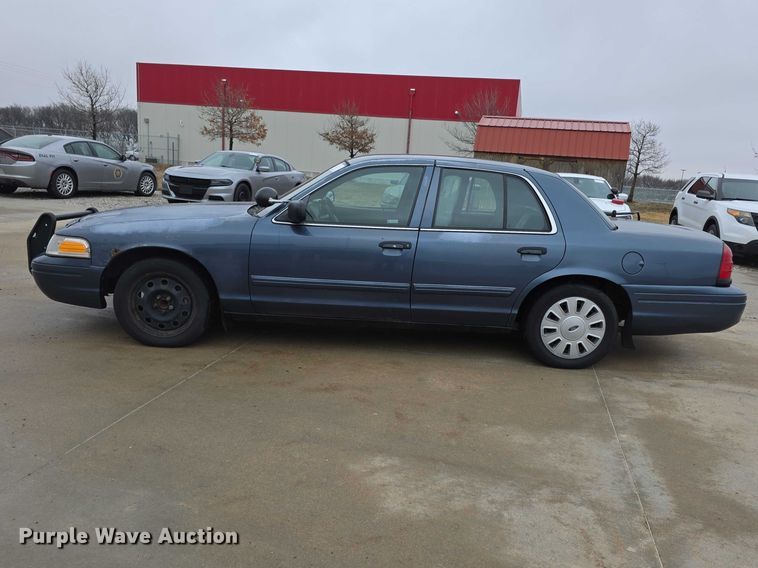 image for item FI0915 2009 Ford Crown Victoria Police Interceptor 