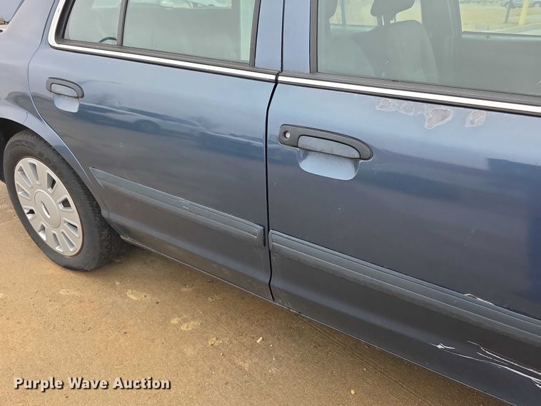 image for item FI0915 2009 Ford Crown Victoria Police Interceptor 