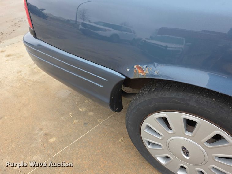 image for item FI0915 2009 Ford Crown Victoria Police Interceptor 