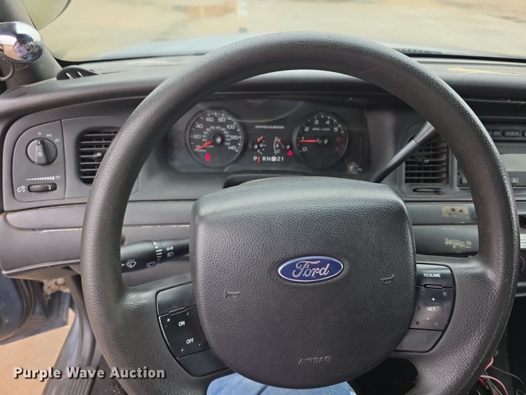 image for item FI0915 2009 Ford Crown Victoria Police Interceptor 