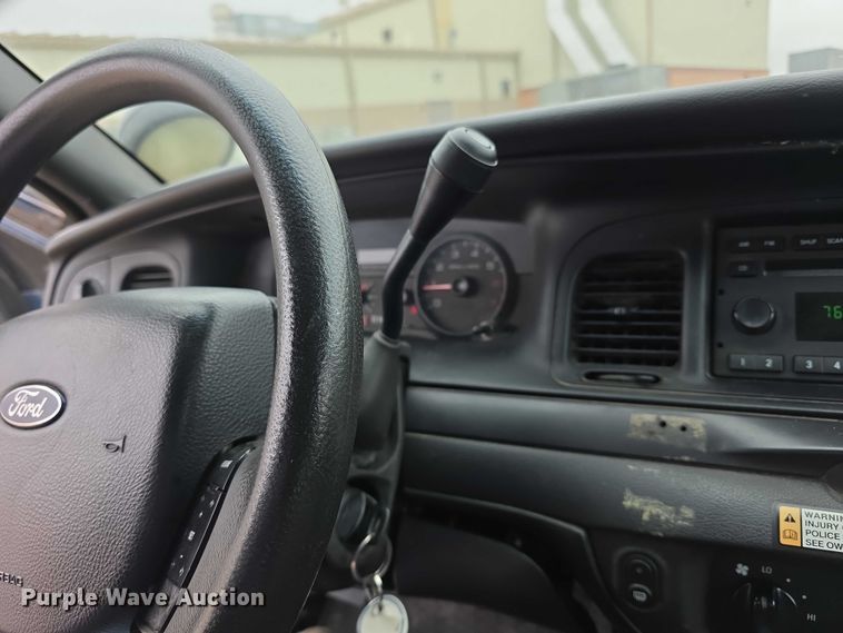 image for item FI0915 2009 Ford Crown Victoria Police Interceptor 